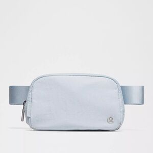 💙✨ NWTs Lululemon Everywhere Belt Bag